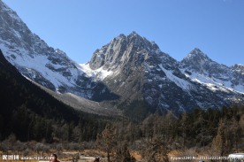 毕棚沟雪山