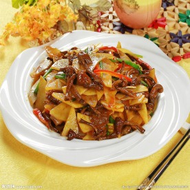黄蘑土豆片