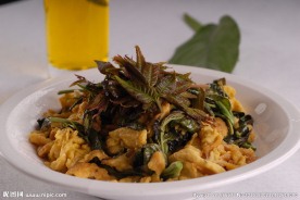 香椿炒鸡蛋摊鸡蛋