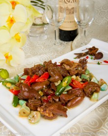 腊八蒜烧驴肉