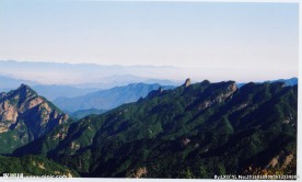 春天山峰