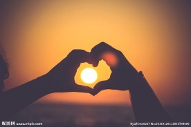 爱心手势