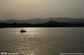 夕阳  湖面