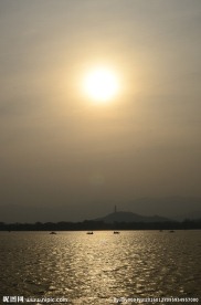 夕阳  湖面