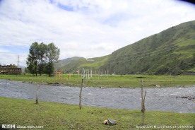 山涧流水