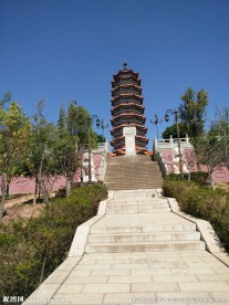 楚雄福塔图片