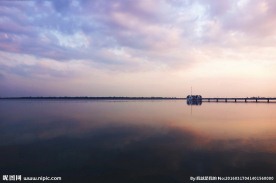 黄昏水面