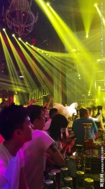 酒吧聚会灯光秀