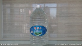 矿泉水