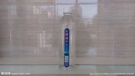 矿泉水