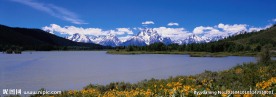 雪山湖泊