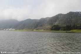 新安江风光