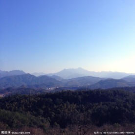 山顶蓝天美景