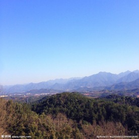 山顶蓝天美景