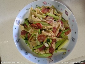 芹菜炒腐竹