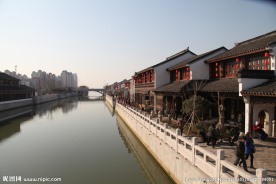 苏州河畔