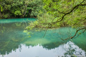 蓝色的湖