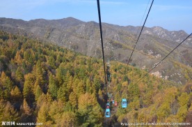 秋日山峦