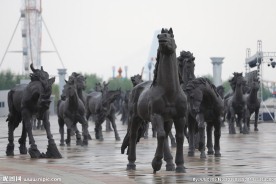 雕塑马