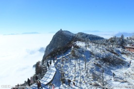峨眉山雪景