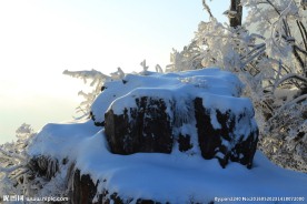 峨眉山雪景
