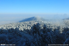 峨眉山雪景