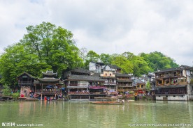 凤凰沱江