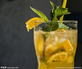 黄色鸡尾酒图片
