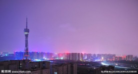 深夜的中原福塔
