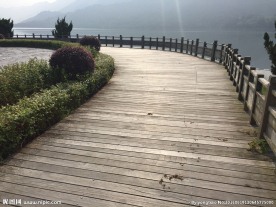 木栈道