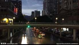 城市马路夜景