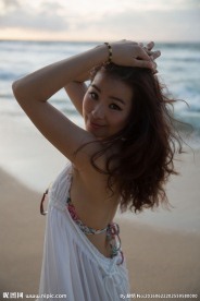 俏皮美女