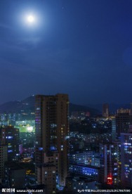 月光下的高楼