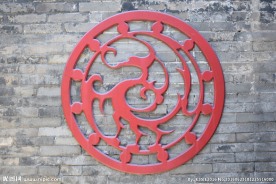 红色镂空花纹摄影