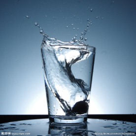 飞溅的水
