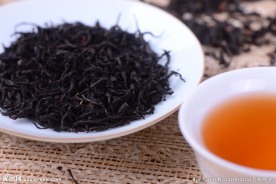 干茶和茶汤特写摄影大图