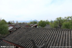 丽江束河古镇屋顶