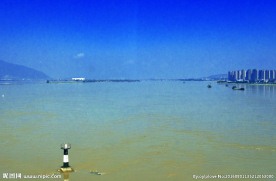 江水浩浩
