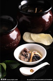 花旗参乌鸡汤