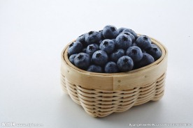 竹筐蓝莓