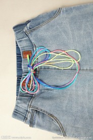 女装休闲 运动松紧牛仔 模特