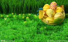 草地上的一篮子彩蛋