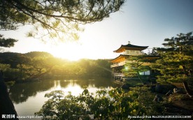 夕阳斜的湖面