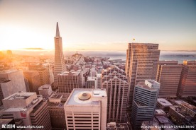 夕阳西下的旧金山建筑