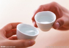 碰杯