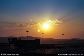 机场夕阳