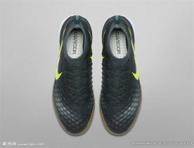 NIKE顶级足球鞋宣传广告