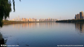城市 天空 河水