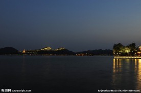 西湖保叔塔夜景