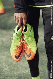 NIKE顶级足球鞋宣传广告